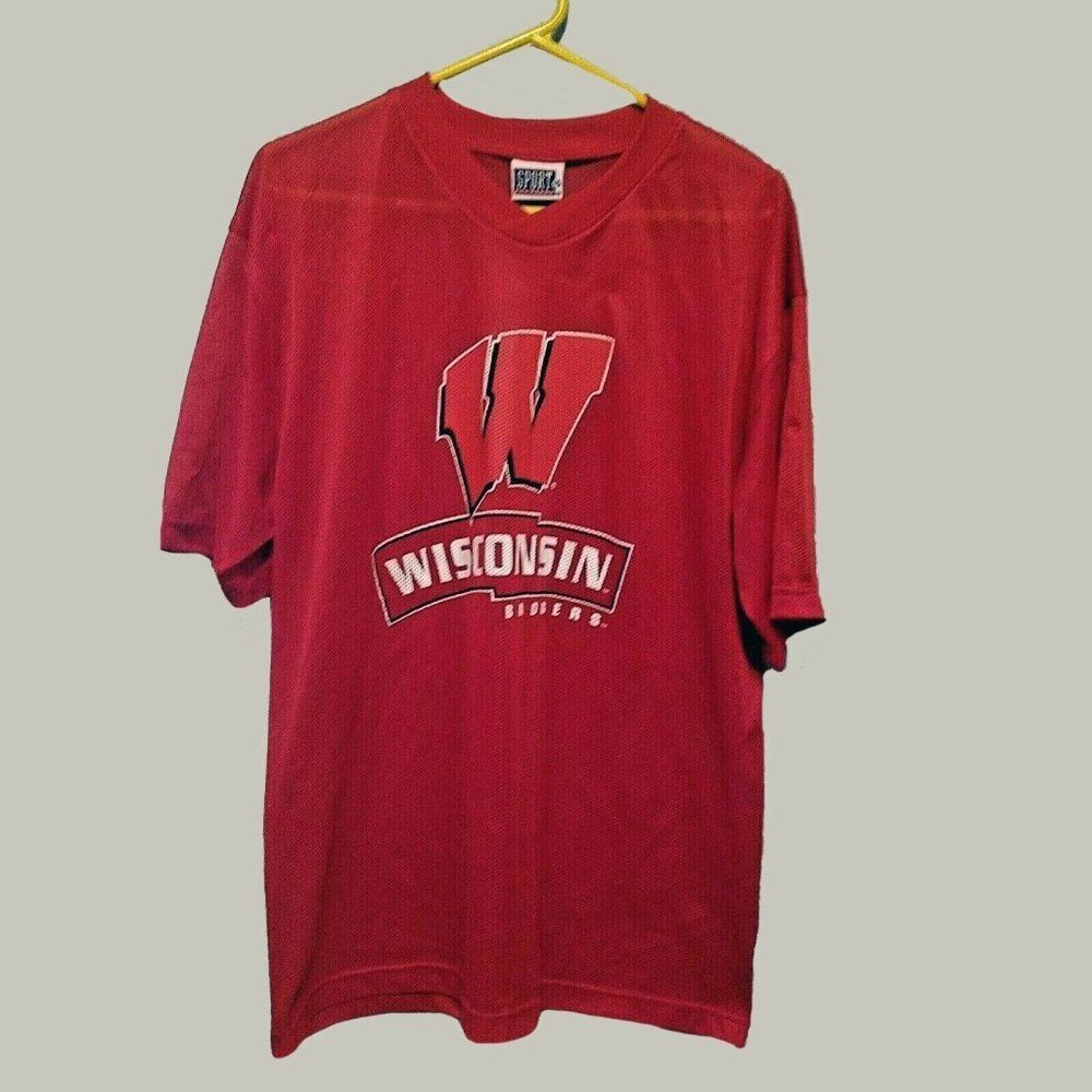 Wisconsin Badgers Mens T-Shirt Basketball Red Short Sleeve Size L